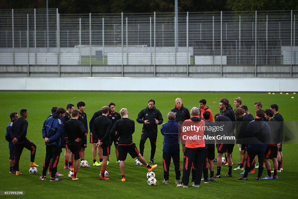 Bayer 04 Leverkusen - Training & Press Conference