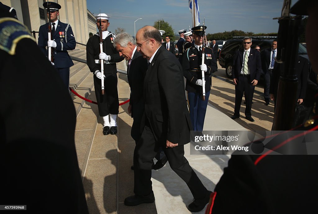 Defense Secretary Hagel Holds Honor Cordon For Israeli Counterpart