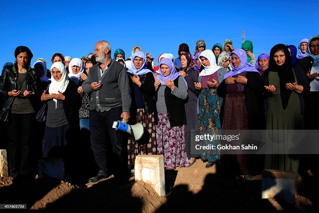 Syrian Kurds Battle IS To Retain Control Of Kobani