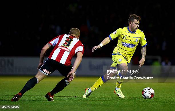 Chris Maguire of Sheffield Wednesday attacks during the Sky Bet Championship match between Brentford and Sheffield Wednesday at Griffin Park on...