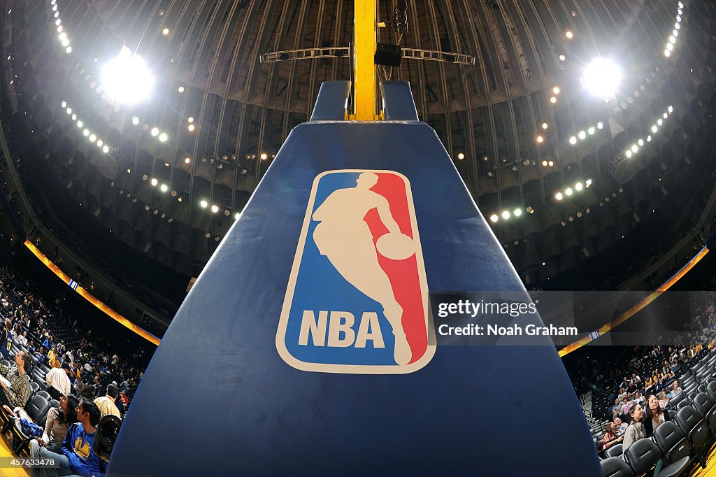 Los Angeles Clippers v Golden State Warriors