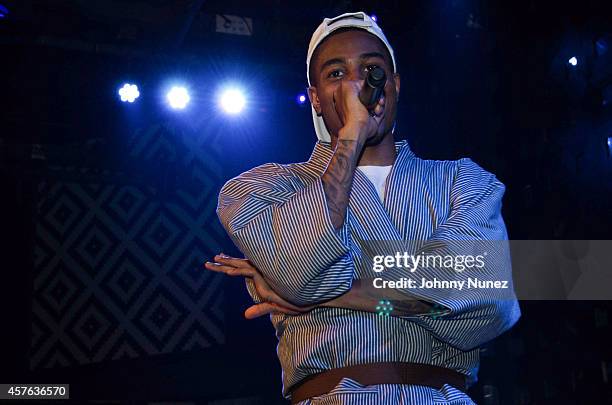 24 Mikey Rocks And Dillion In Concert Stock Photos, High-Res Pictures ...