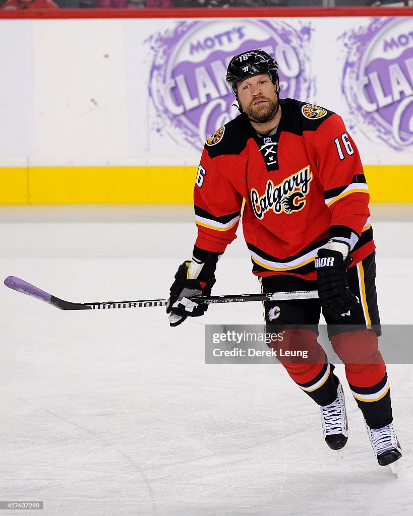 Tampa Bay Lightning v Calgary Flames