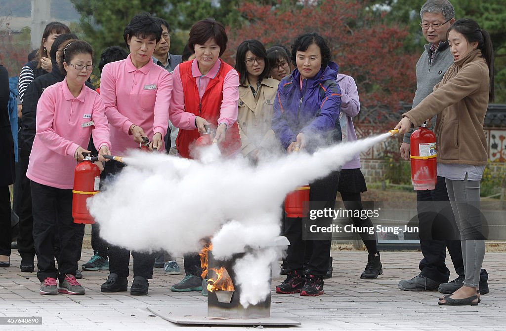 South Korean Government Hold Civil Defence Exercise In Seoul