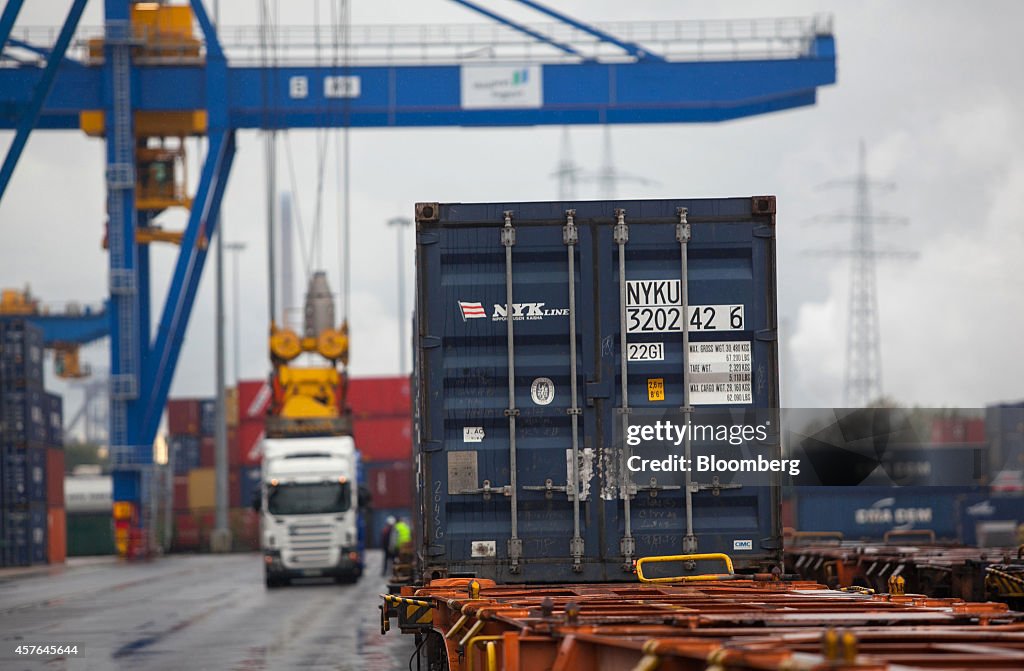 Dockside Operations At Duisport Container Terminal