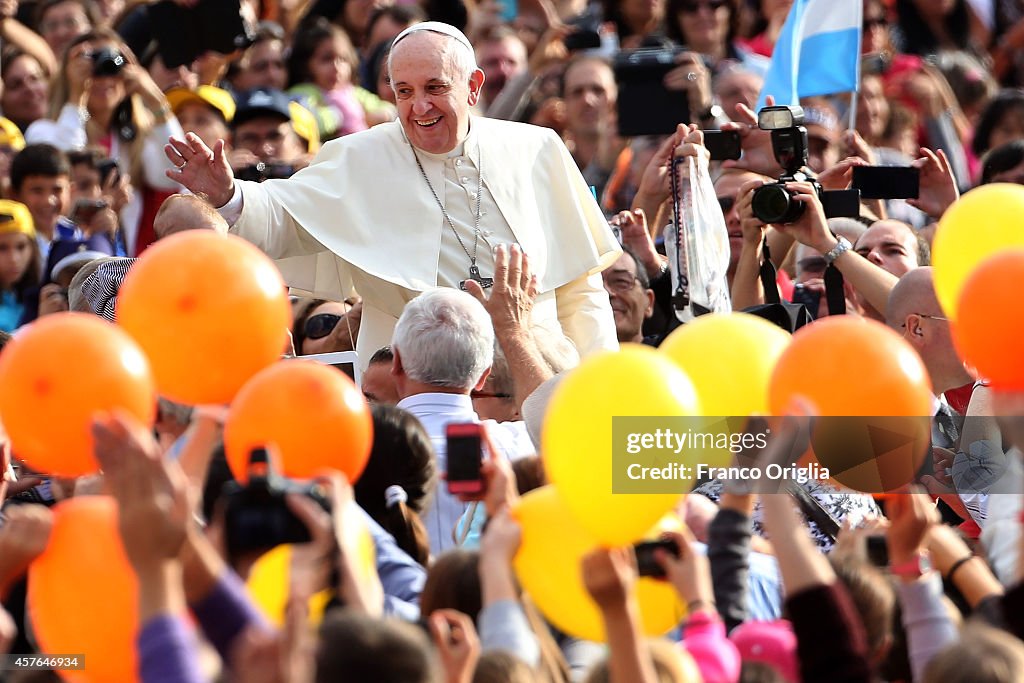 Pope Francis Holds His Weekly Vatican Audience