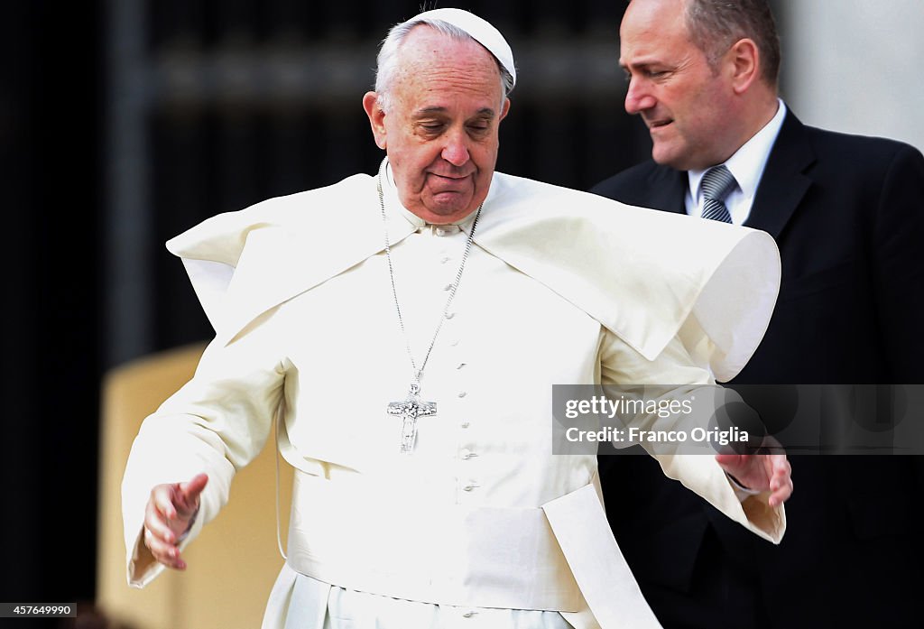 Pope Francis Holds His Weekly Vatican Audience