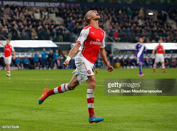 Kieran Gibbs of Arsenal celebrates as he scores their first and equalising goal during the UEFA Champions League Group D match between RSC Anderlecht...