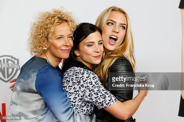 Katja Riemann, Aylin Tezel and Paula Riemann attend the 'Coming In' Premiere in Berlin on October 22, 2014 in Berlin, Germany.