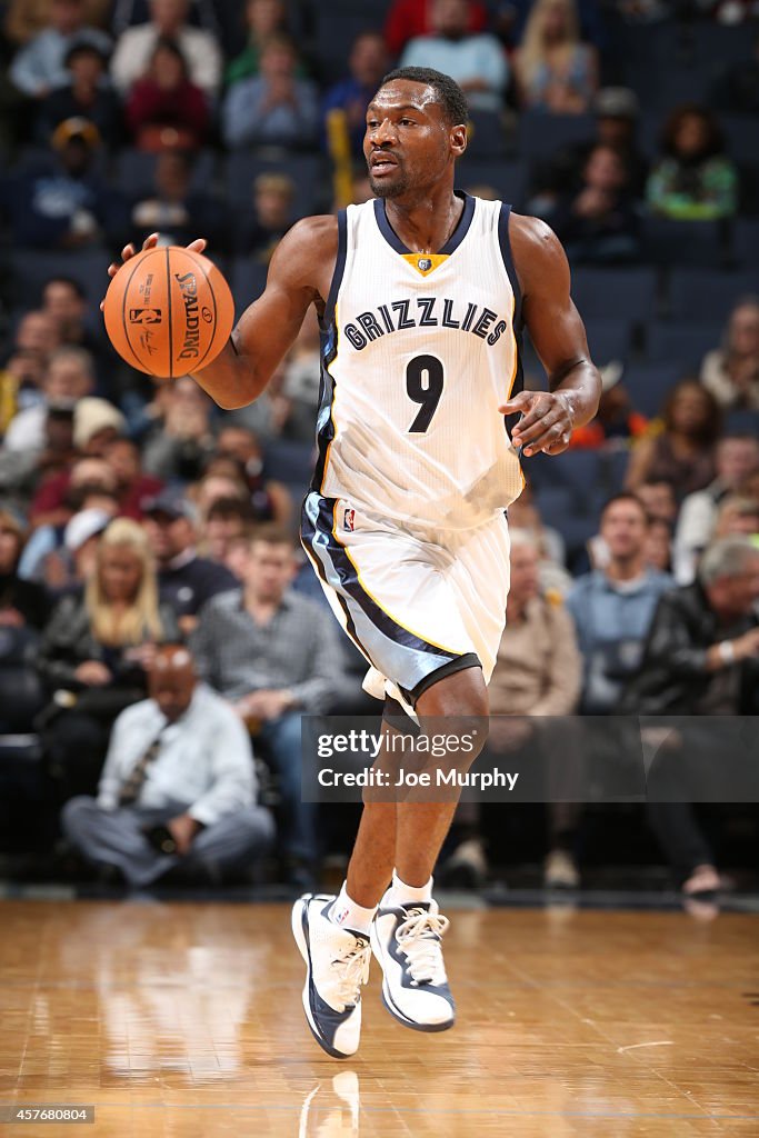 Cleveland Cavaliers v Memphis Grizzlies