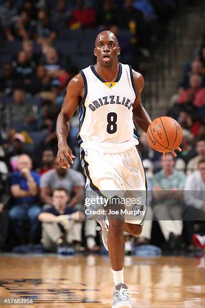 Quincy Pondexter of the Memphis Grizzlies handles the ball against the Cleveland Cavaliers during the game on October 22, 2014 at FedExForum in...