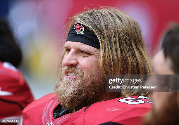 Center Lyle Sendlein of the Arizona Cardinals on the sidelines during the NFL game against the St. Louis Rams at the University of Phoenix Stadium on...