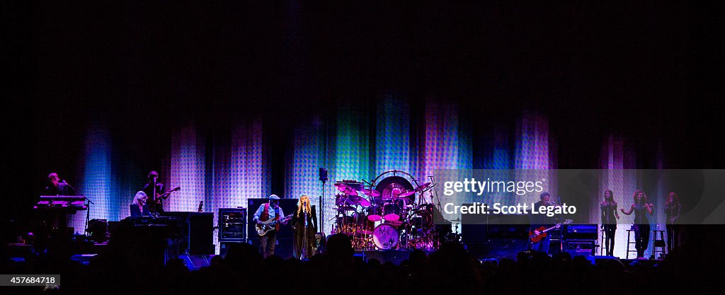 Fleetwood Mac In Concert - Detroit, MI