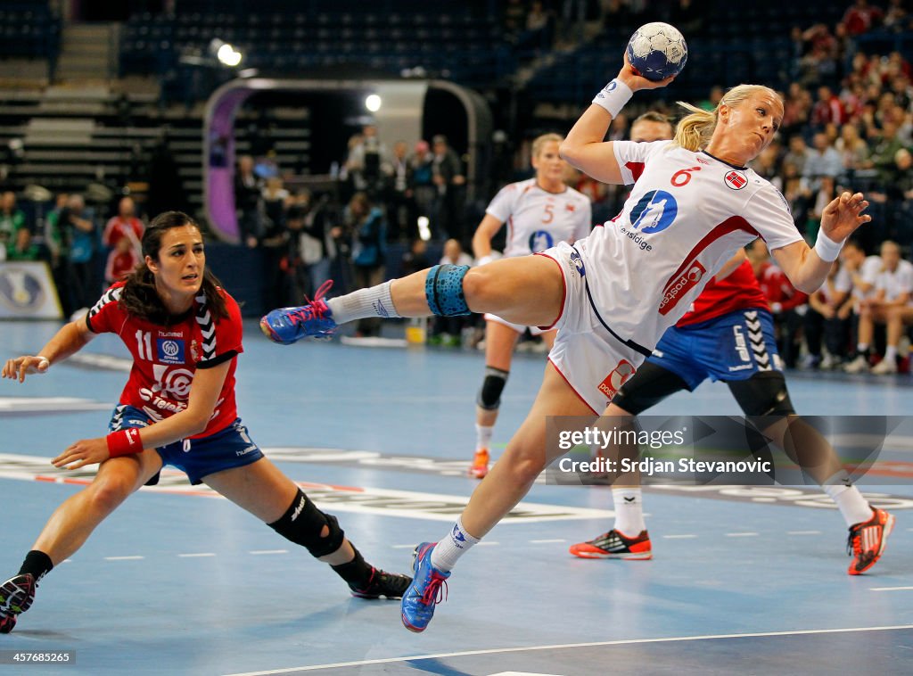 2013 World Women's Handball Championship - Serbia v Norway