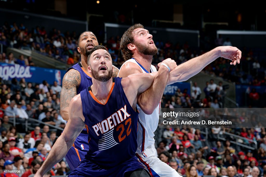 Phoenix Suns v Los Angeles Clippers