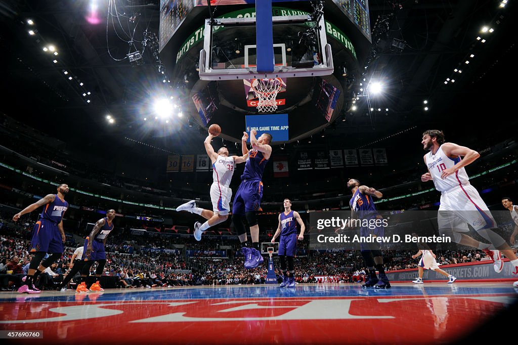 Phoenix Suns v Los Angeles Clippers