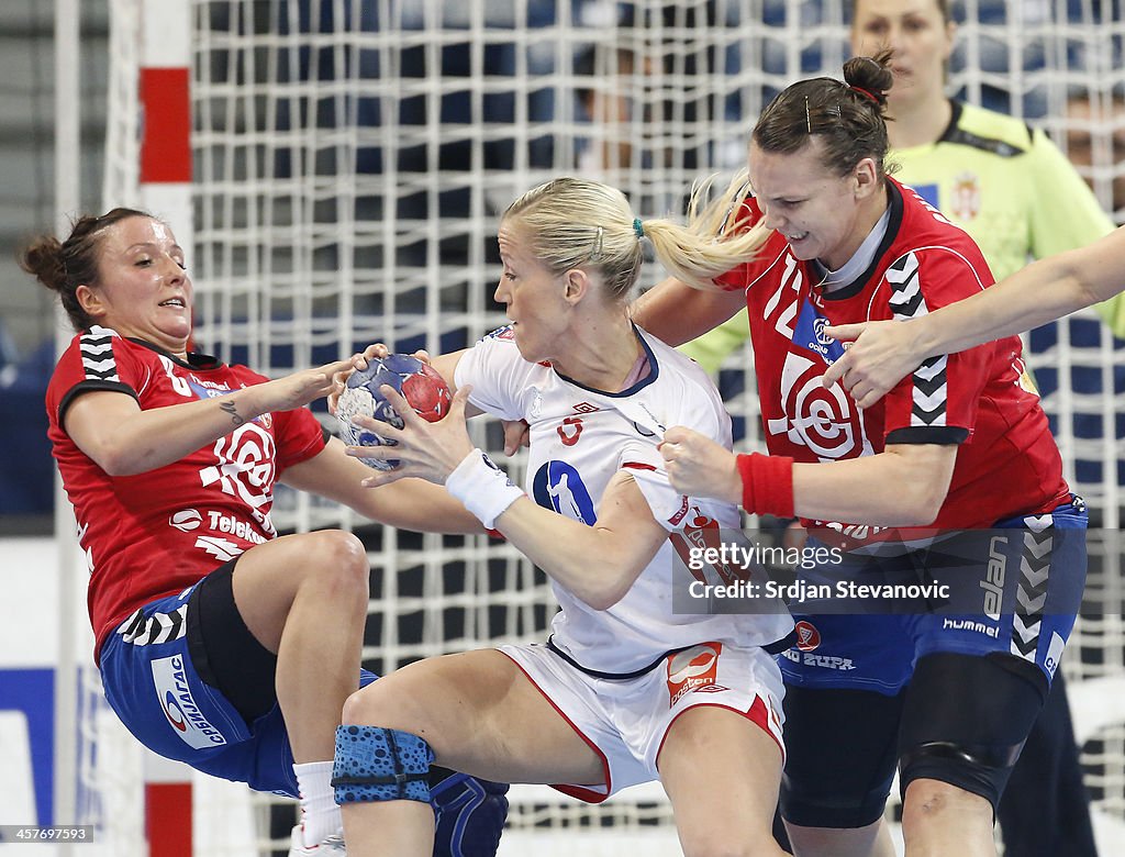 2013 World Women's Handball Championship - Serbia v Norway
