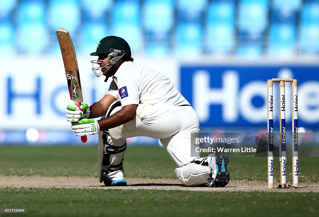 Pakistan v Australia - 1st Test Day Two