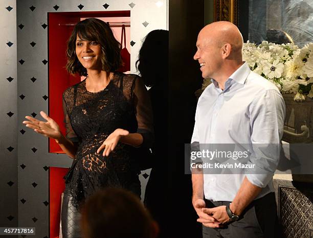 Eric Ryd Halle Berry Scandale Paris Unveiling Photos and Premium High Res ...
