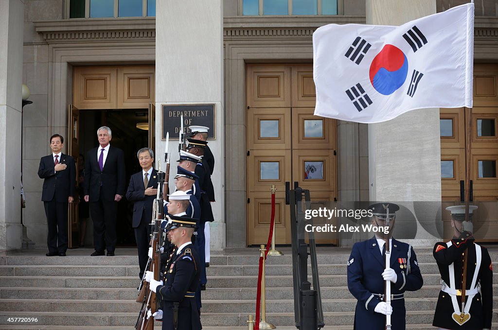 Defense Secretary Hagel Hosts Host Honor Cordon For Korean Defense Minister