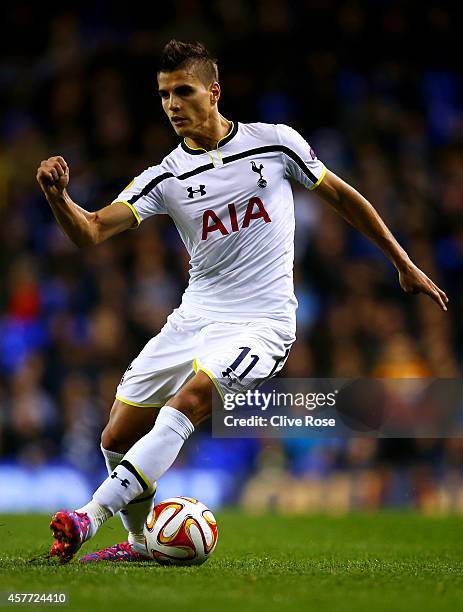 Erik Lamela of Spurs runs with the ball during the UEFA Europa League group C match between Tottenham Hotspur FC and Asteras Tripolis FC at White...