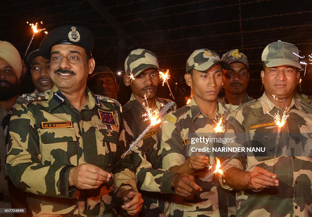 INDIA-PAKISTAN-RELIGION-DIWALI-BSF