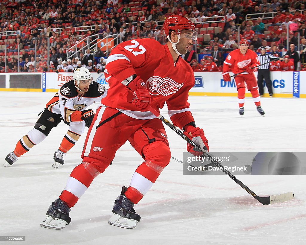 Anaheim Ducks v Detroit Red Wings