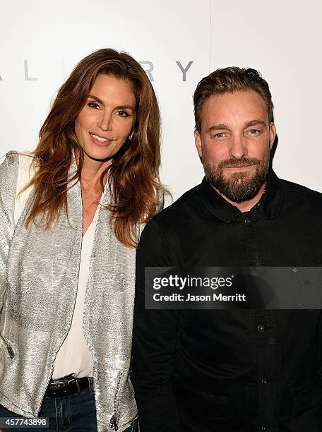 Model Cindy Crawford and photographer Brian Bowen Smith attend the Brian Bowen Smith WILDLIFE show hosted by Casamigos Tequila at De Re Gallery on...