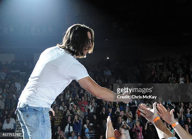Jake Owen performs at Arena at Gwinnett Center on October 23, 2014 in Duluth, Georgia.