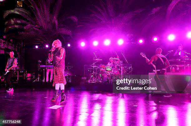 Musical group No Doubt performs onstage during the City of Hope Spirit of Life Gala honoring Apple's Eddy Cue at the Pacific Design Center on October...