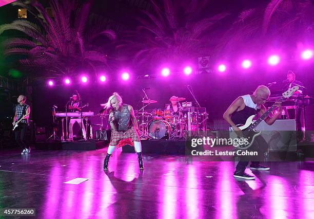 Musical group No Doubt performs onstage during the City of Hope Spirit of Life Gala honoring Apple's Eddy Cue at the Pacific Design Center on October...