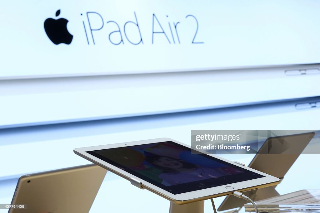 Inside A SoftBank Store As Apple Inc. New iPads Go On Sale