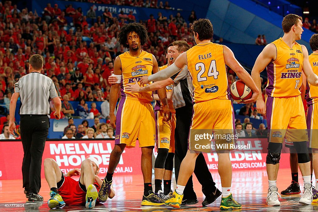 NBL Rd 3 - Perth v Sydney