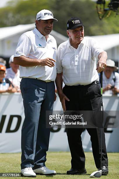Angel Cabrera of Argentina talks to Roberto De Vicenzo during the first round of America's Golf Cup as part of PGA Latinoamerica tour at Olivos Golf...