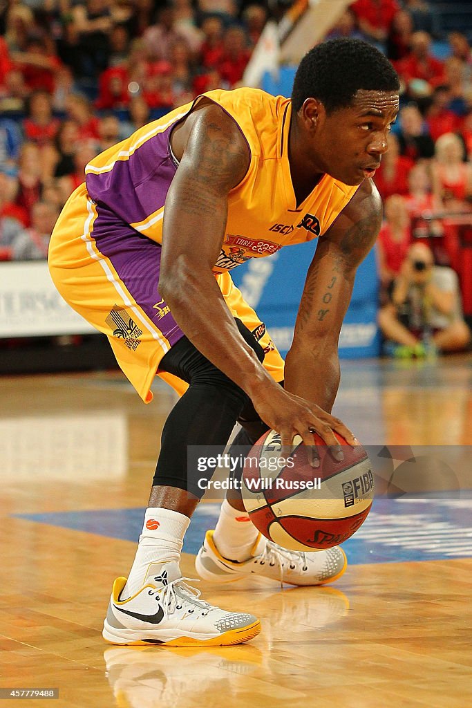 NBL Rd 3 - Perth v Sydney