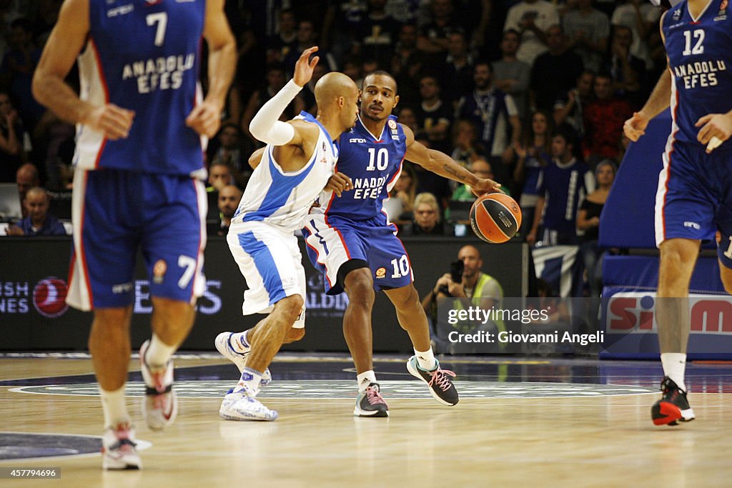 Dinamo Banco di Sardegna Sassari v Anadolu Efes Istanbul  - Turkish Airlines Euroleague