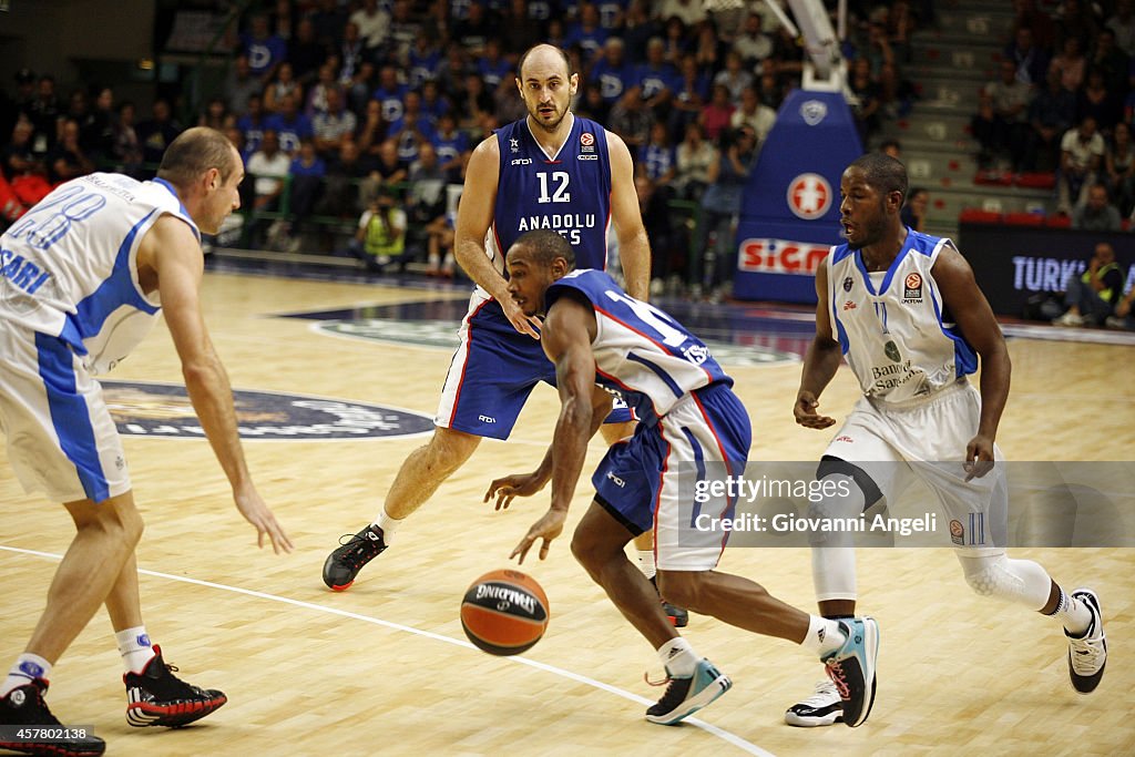 Dinamo Banco di Sardegna Sassari v Anadolu Efes Istanbul  - Turkish Airlines Euroleague