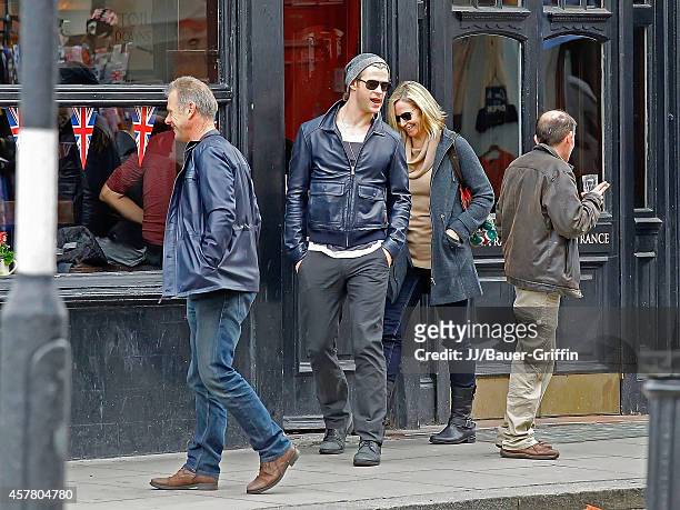 Chris Hemsworth and his parents Craig and Leonie Hemsworth are seen on May 10, 2012 in London, United Kingdom.