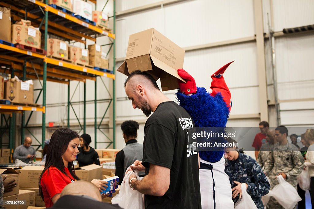 Wizards Players Volunteer at the Capital Area Food Bank