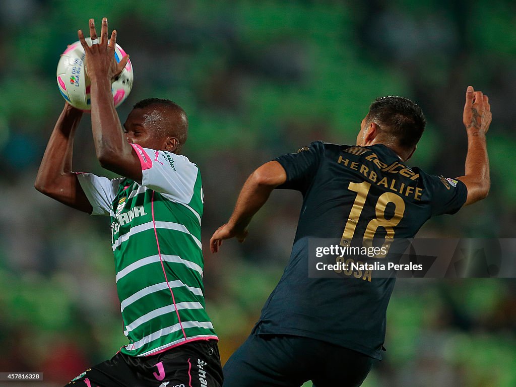 Santos Laguna v Pumas UNAM - Apertura 2014 Liga MX