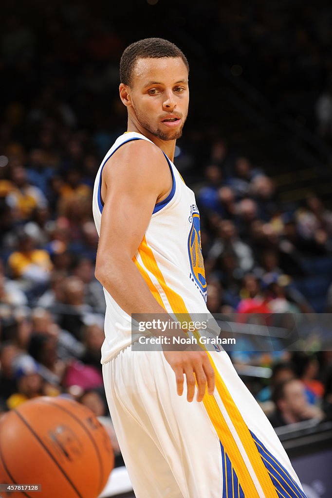 Denver Nuggets v Golden State Warriors