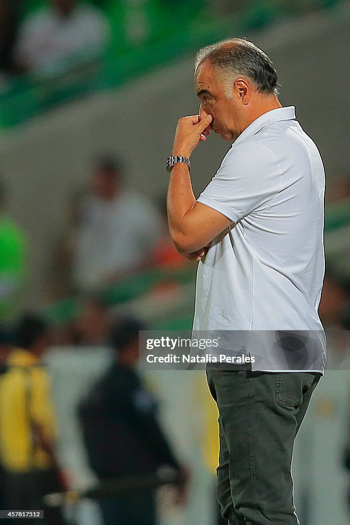 Santos Laguna v Pumas UNAM - Apertura 2014 Liga MX