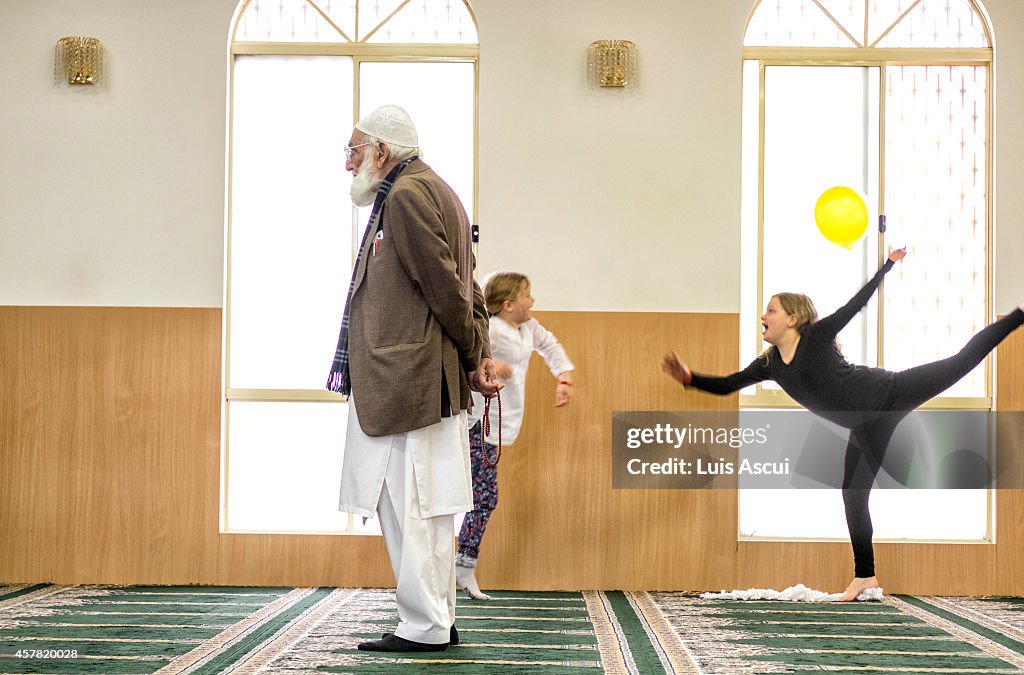 Australian Mosques Open Doors To Non-Muslims To Foster Understanding Of Islam