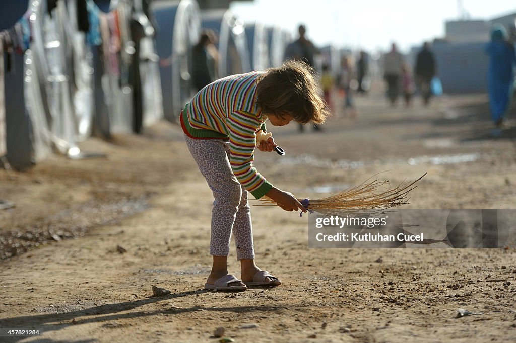 Syrian Kurds Battle IS To Retain Control Of Kobani