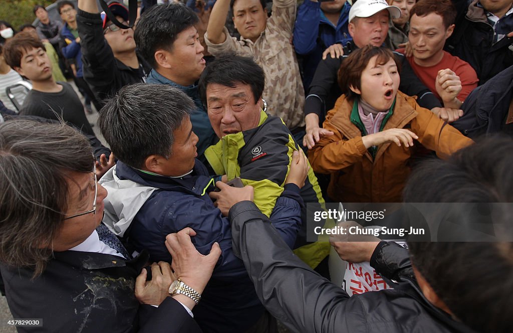 South Korean Activists Spread Anti-North Korea Leaflets In Demilitarized Zone