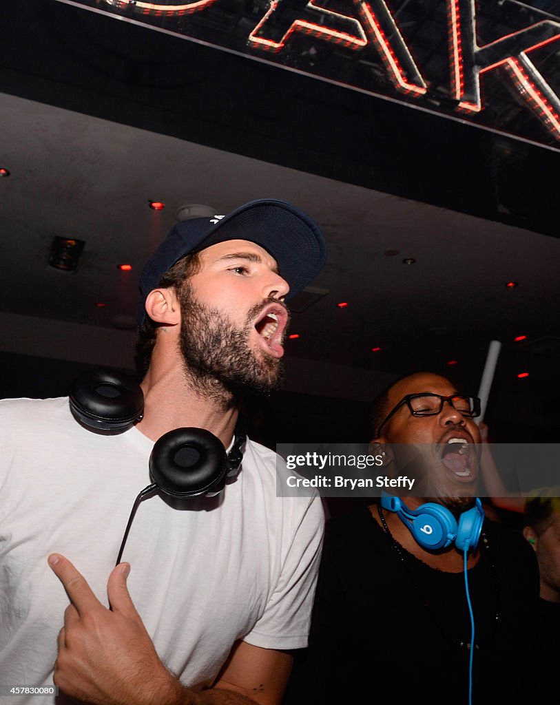 1 OAK Nightclub At The Mirage Welcome  Brody Jenner And DJ William Lifestyle For DJ Set At 1 OAK Nightclub At The Mirage