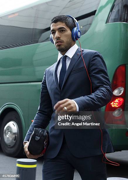 Luis Suarez of FC Barcelona arrives at the stadium before the La Liga match between Real Madrid CF and FC Barcelona at Estadio Santiago Bernabeu on...