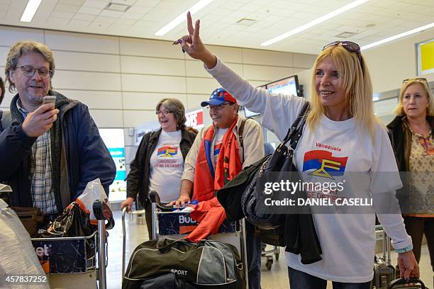 Venezuela Raffle 14 Raffle Tickets Flying Stock Photos, High-Res Pictures, and Images ...