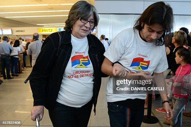 Venezuela Raffle 14 Raffle Tickets Flying Stock Photos, High-Res Pictures, and Images ...