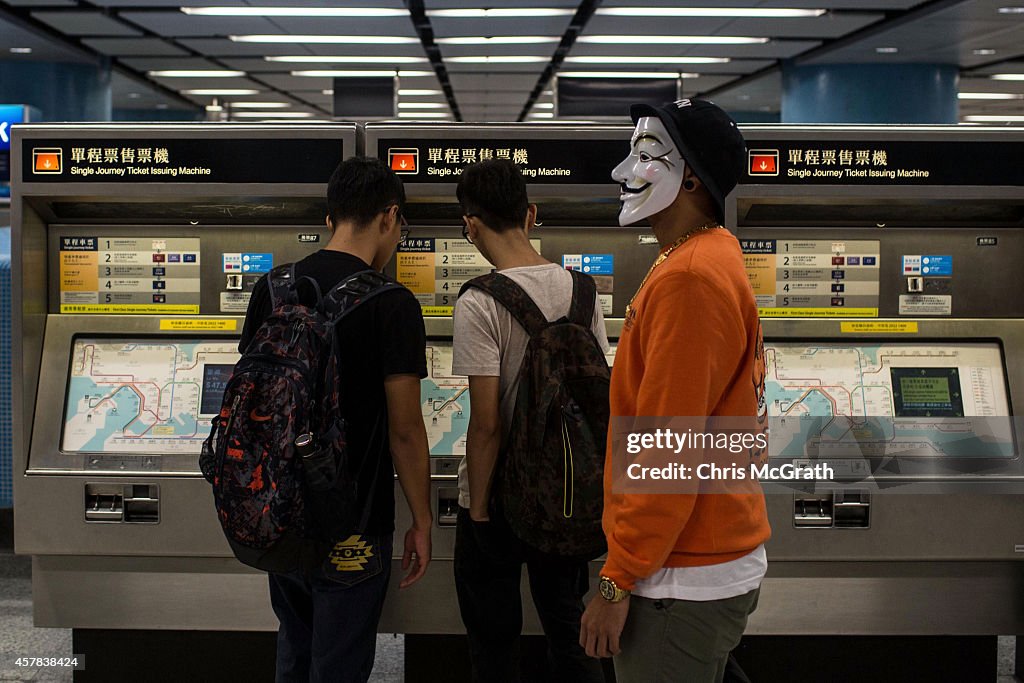 Protestors Dig Their Heels In As Occupy Movement Goes On